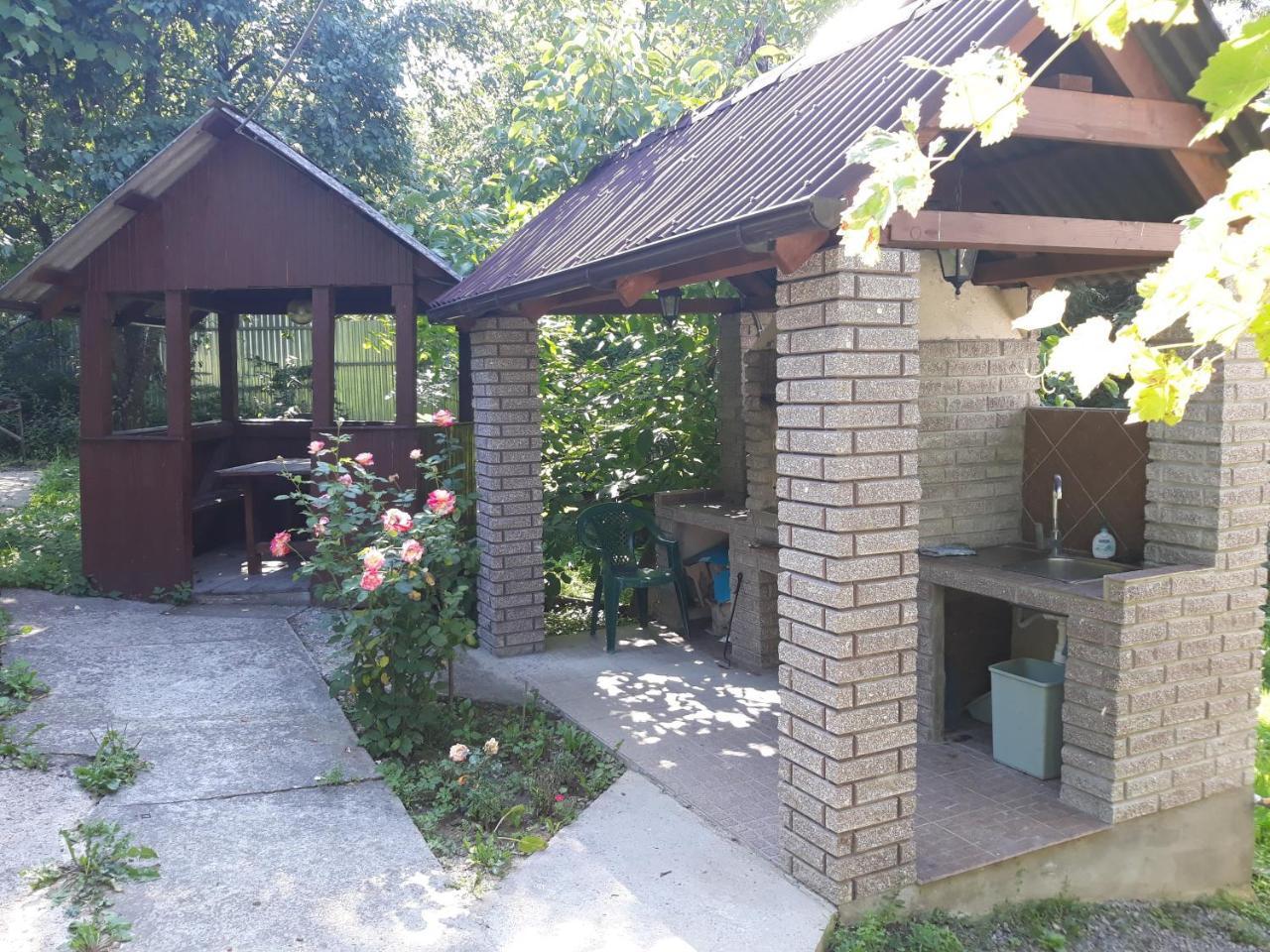 Котедж "Лісовий Затишок" Glubokoye Exterior foto